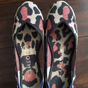 Rothys size 6 flats